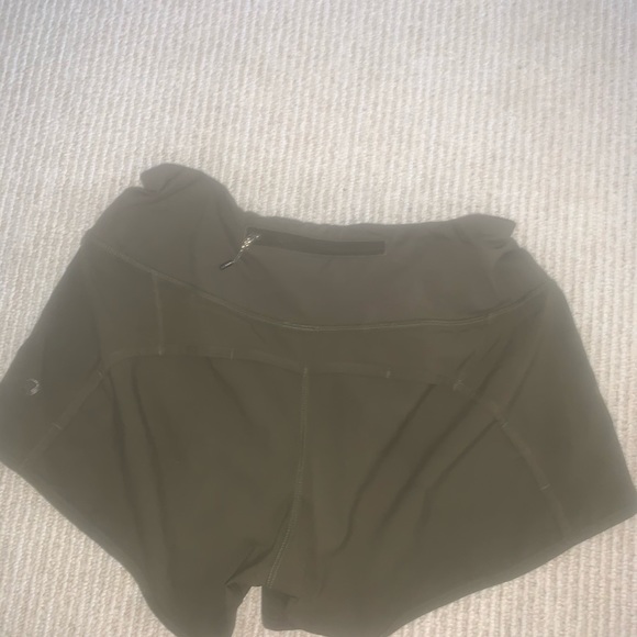 Olive green lulu lemon speed shorts - Picture 3 of 4